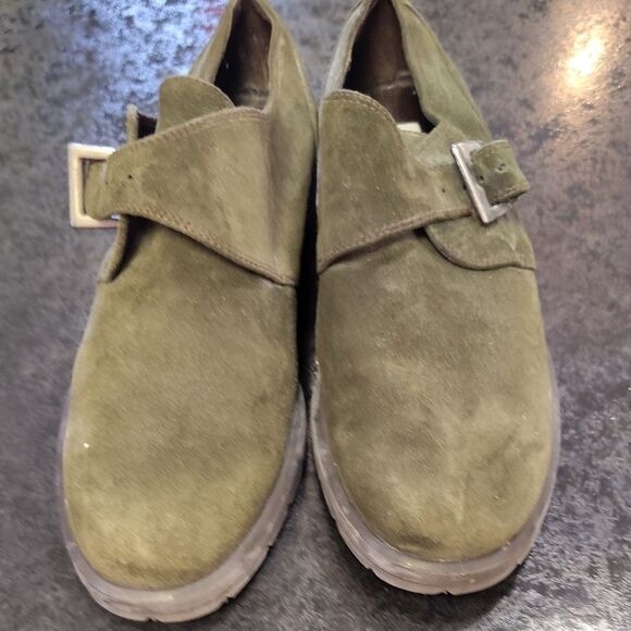 Liz Claiborne Green Suede Loafers with Rubber Sole - Picture 3 of 6